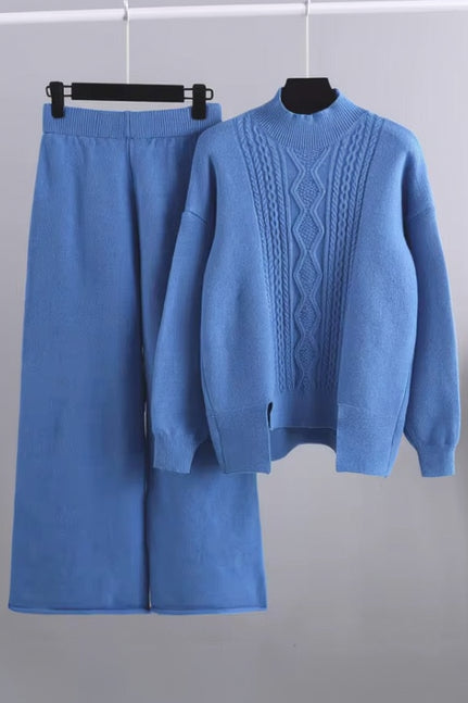 Elegant Knitted Set - Blue