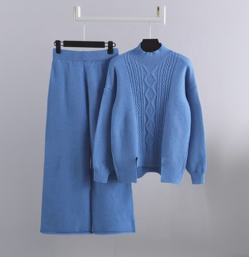 Elegant Knitted Set - Blue