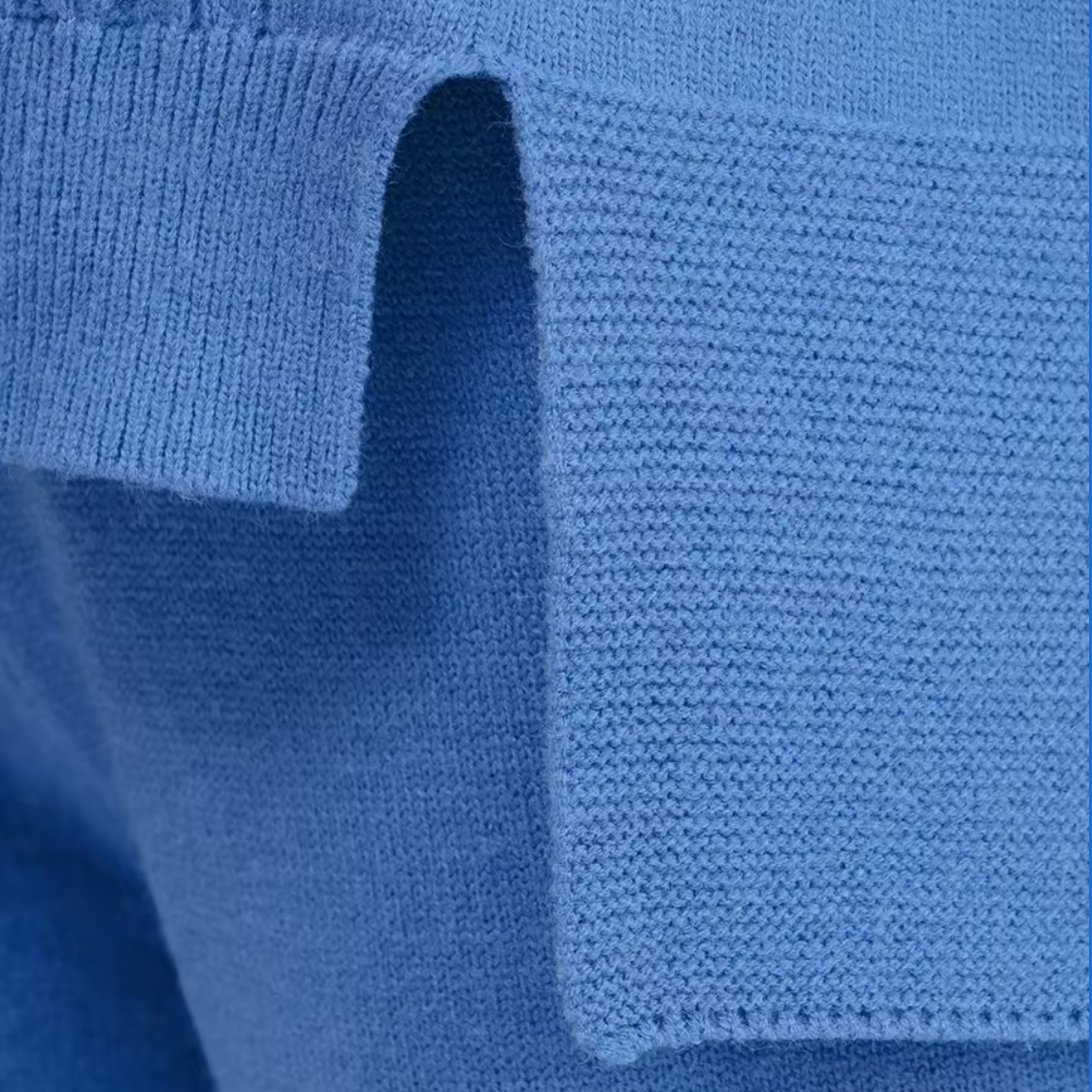 Elegant Knitted Set - Blue